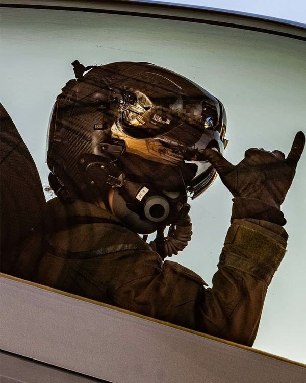 Pilot Salute